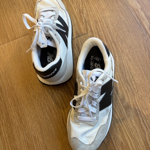 Women’s size 6.5 new balance sneakers - Picture 2 of 7